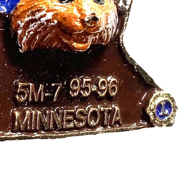 Vintage Lions Club International Fox Lapel Pin, District 5M7 Minnesota 1995-1996 - Picture 3 of 4